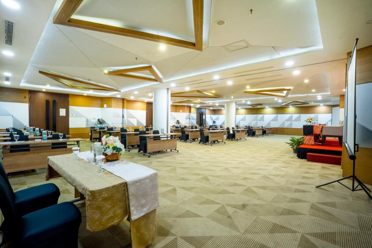 Hotel Golden Tulip Pontianak Zewnętrze zdjęcie