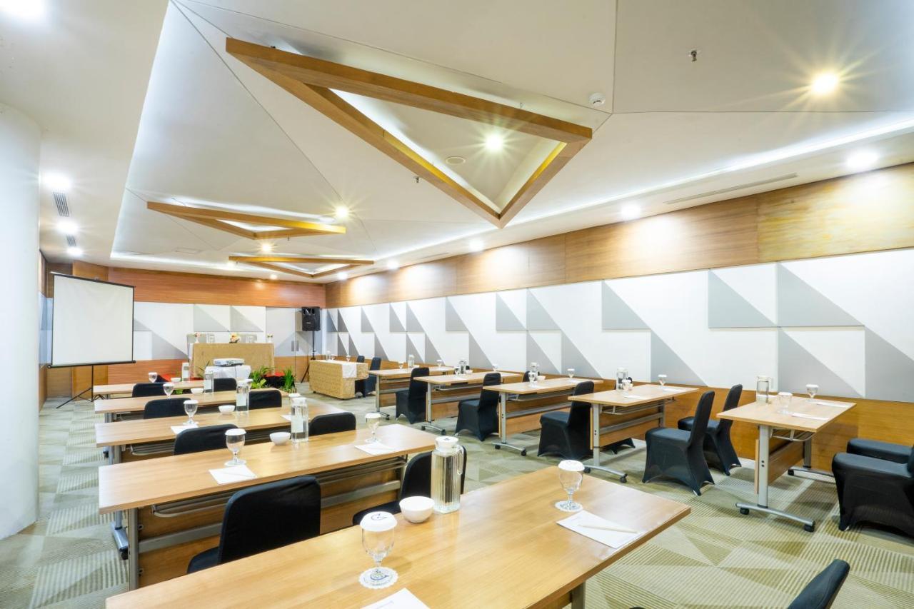 Hotel Golden Tulip Pontianak Zewnętrze zdjęcie