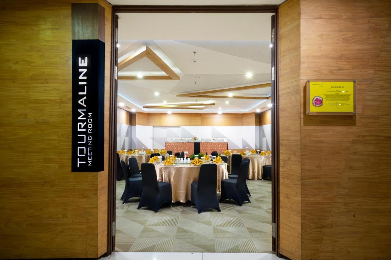 Hotel Golden Tulip Pontianak Zewnętrze zdjęcie