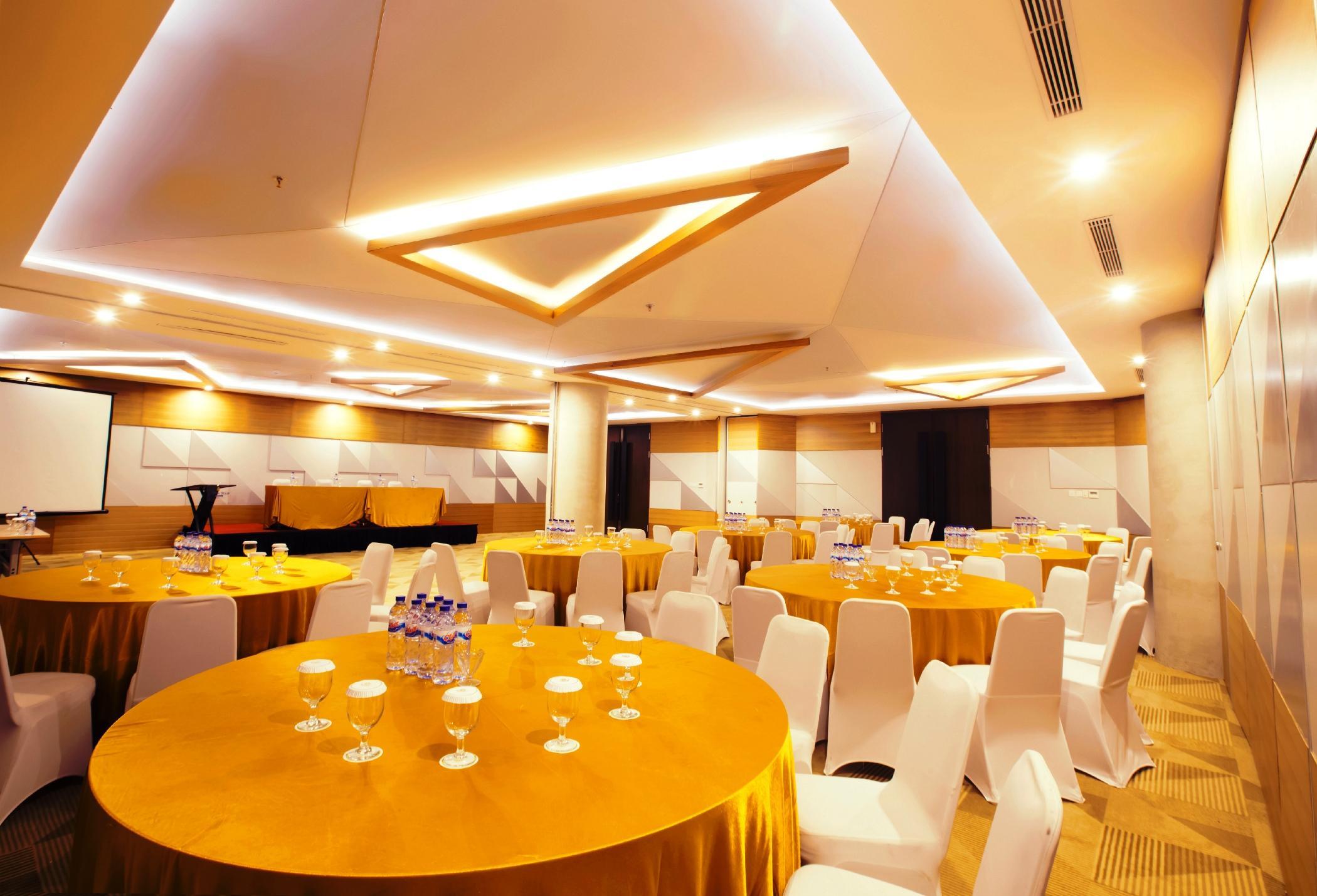 Hotel Golden Tulip Pontianak Zewnętrze zdjęcie